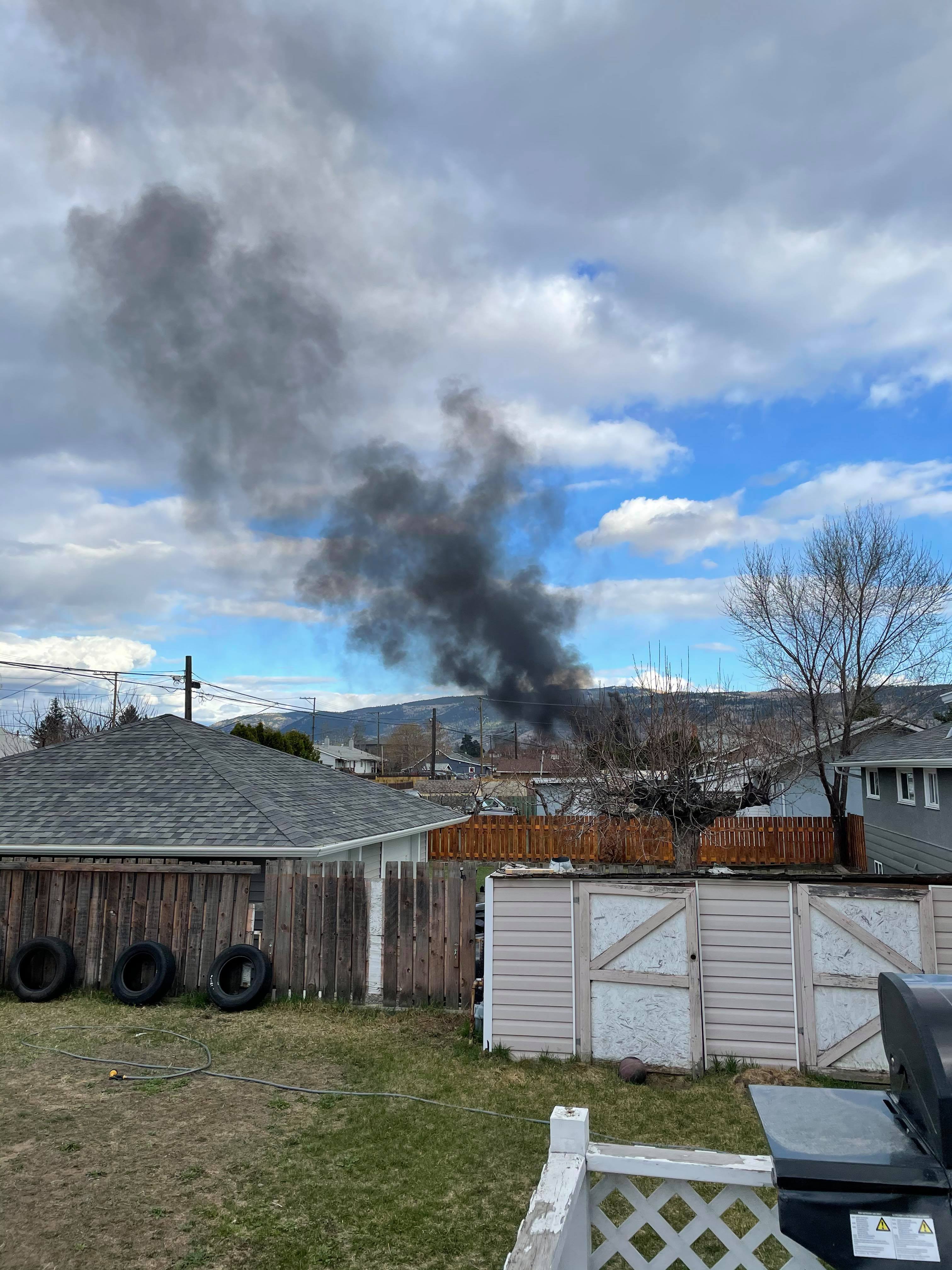 Massive plume of smoke, flame reported in Kamloops North Shore area | iNFOnews.ca