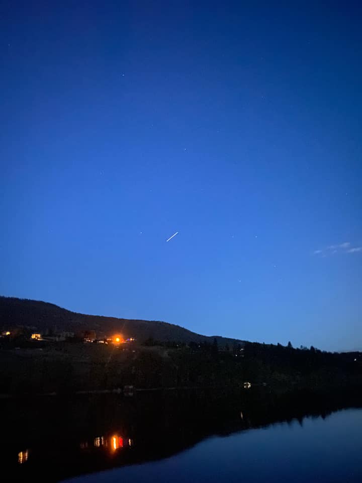 iN PHOTOS: Clear Okanagan, Kamloops skies meant great views of satellite train | iNFOnews.ca iN PHOTOS: Clear Okanagan, Kamloops skies meant great views of satellite train | iNFOnews.ca