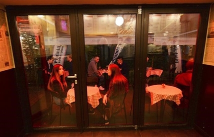 Masks off, Poles cheer reopening of bars and restaurants | iNFOnews.ca