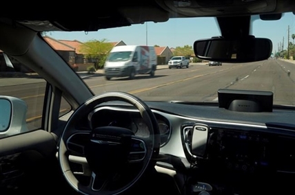 iN PHOTOS: Reporter's driverless van ride: Cool tech, freaky turns | iNFOnews.ca