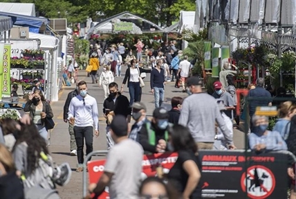 Survey shows 52% of Canadians feel anxious about return to 'normal' after COVID-19 | iNFOnews.ca