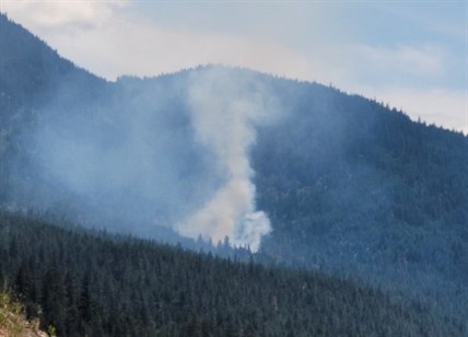 Smoky, out-of-control wildfire near Lytton has grown | iNFOnews.ca