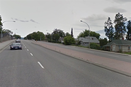Accident sends teenage pedestrian to hospital | iNFOnews.ca Accident sends teenage pedestrian to hospital | iNFOnews.ca