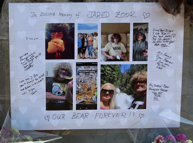 Memorial growing for victims of Kelowna crane disaster | iNFOnews.ca