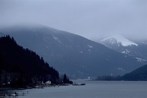 Snowmobiler in B.C. dies after being caught by avalanche; 2nd snowmobiler survives | iNFOnews.ca