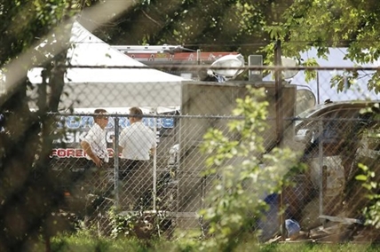 2 brothers arrested; bodies found buried in Illinois yard | iNFOnews.ca 2 brothers arrested; bodies found buried in Illinois yard | iNFOnews.ca