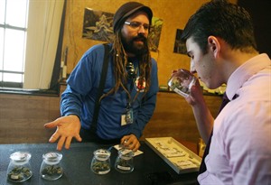 Americans line up for blocks to attend Denver's marijuana industry job fair | iNFOnews.ca