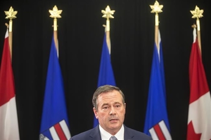 Feds to provide Red Cross, Armed Forces help as COVID-19 swamps Alberta's hospitals | iNFOnews.ca