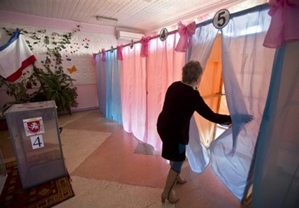 Crimea referendum conducted at gunpoint | iNFOnews.ca