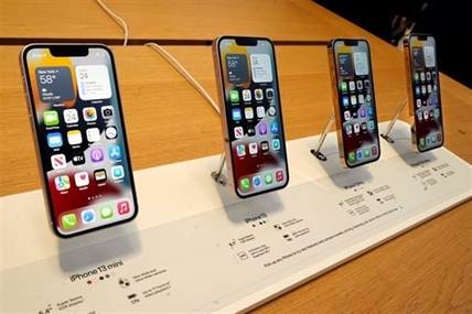 B.C. government buying iPhones for thousands of youth in care | iNFOnews.ca B.C. government buying iPhones for thousands of youth in care | iNFOnews.ca