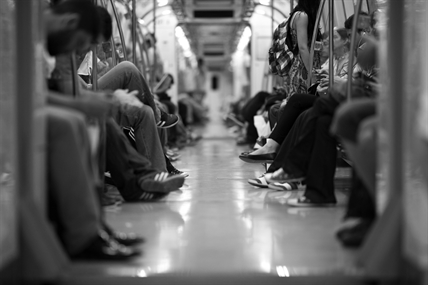 Woman raped on train in U.S. as bystanders did nothing, police say | iNFOnews.ca Woman raped on train in U.S. as bystanders did nothing, police say | iNFOnews.ca