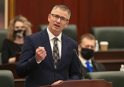 Alberta introduces bill to exit online cannabis sales, leave it to retailers | iNFOnews.ca