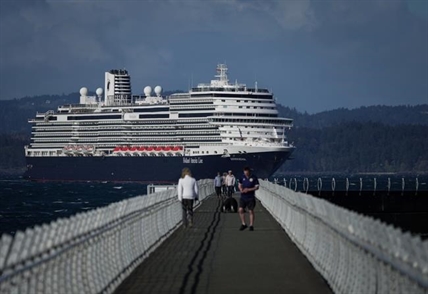 Victoria welcomes the first cruise ship to dock in Canada in more than 2 years | iNFOnews.ca Victoria welcomes the first cruise ship to dock in Canada in more than 2 years | iNFOnews.ca