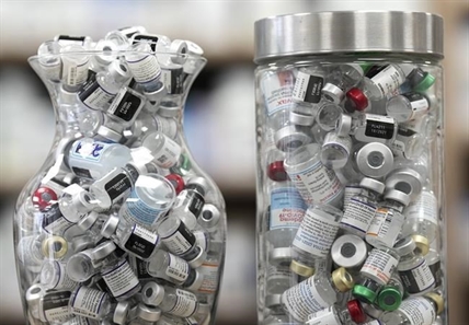 Three young Canadian adults explain why they haven't got a COVID booster shot | iNFOnews.ca