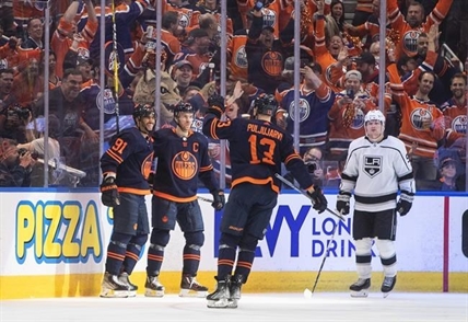 Oilers, Maple Leafs take long route to U.S., avoiding COVID-19 testing | iNFOnews.ca