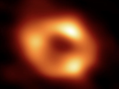 First image of Milky Way's supermassive black hole captured by astronomers | iNFOnews.ca