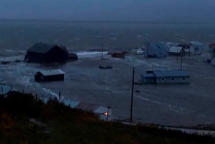Storm battering western Alaska causes widespread flooding | iNFOnews.ca Storm battering western Alaska causes widespread flooding | iNFOnews.ca