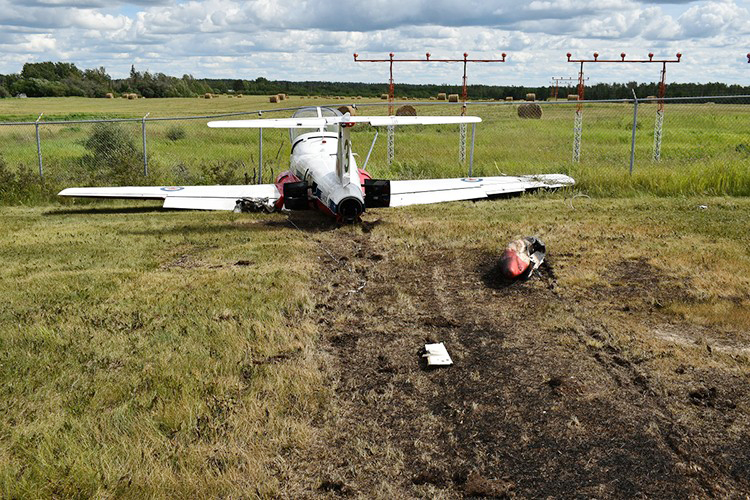 Grounded Snowbirds cleared for flight; making stop in Penticton on way to home base | iNFOnews.ca