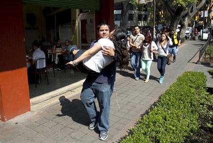 Magnitude-7.2 earthquake shakes Mexican capital; no immediate word on damage or casualties | iNFOnews.ca