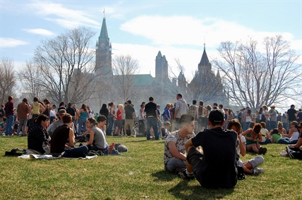 Anti-prohibition pot protesters hit Parliament Hill on 4/20 | iNFOnews.ca Anti-prohibition pot protesters hit Parliament Hill on 4/20 | iNFOnews.ca
