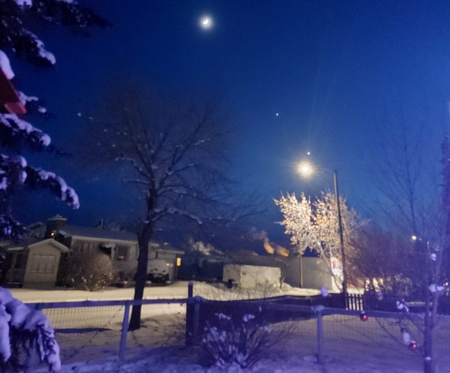 iN PHOTOS: Moon and planets aligned in Thompson-Okanagan night sky | iNFOnews.ca iN PHOTOS: Moon and planets aligned in Thompson-Okanagan night sky | iNFOnews.ca