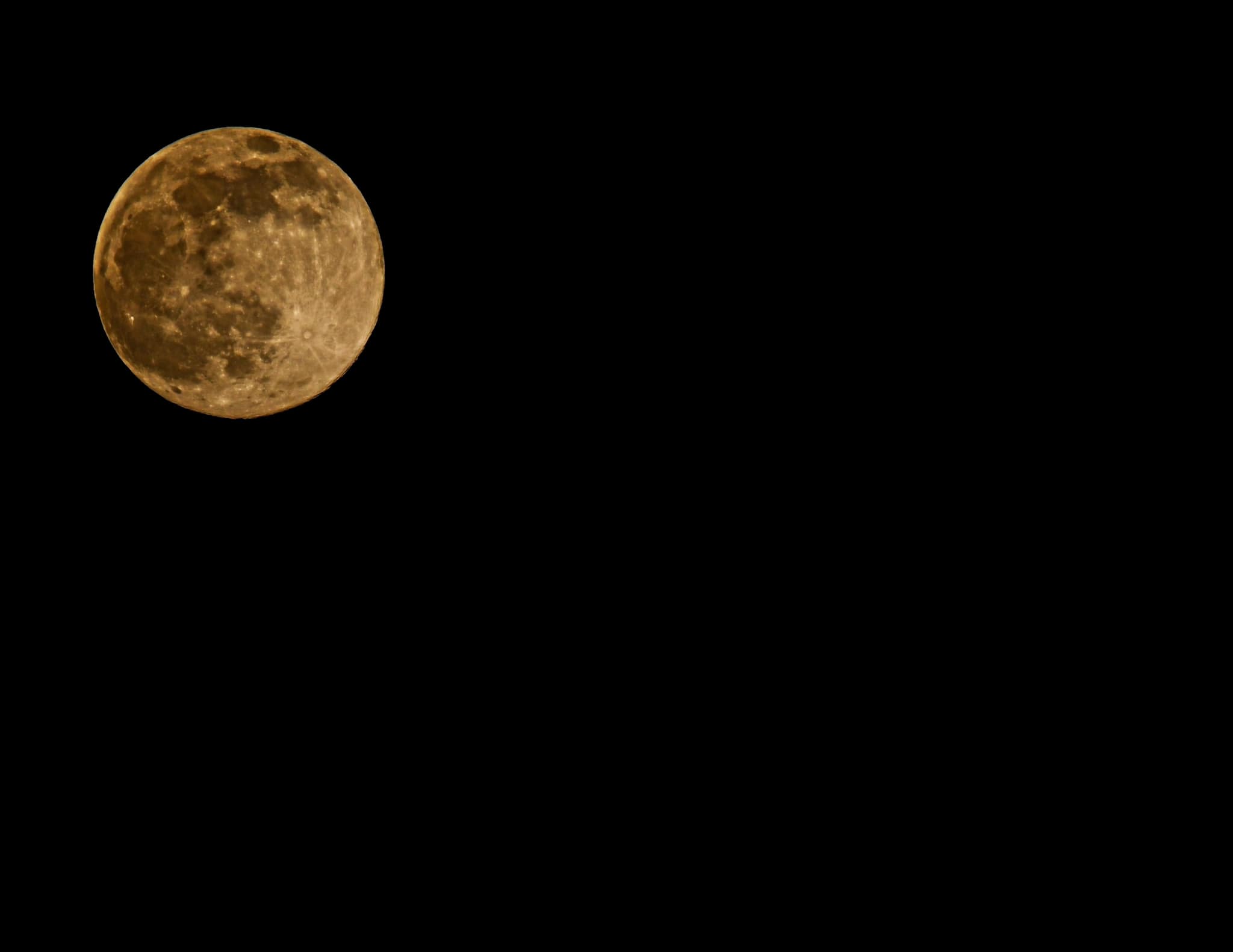 iN PHOTOS: Full moon shines bright over Kamloops, Okanagan | iNFOnews.ca
