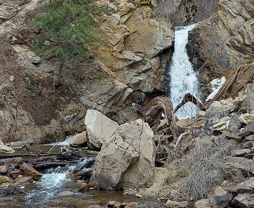 iN PHOTOS: Outdoor adventurers snap melting waterfalls in Kamloops, Okanagan | iNFOnews.ca iN PHOTOS: Outdoor adventurers snap melting waterfalls in Kamloops, Okanagan | iNFOnews.ca