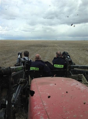 Car theft suspects nabbed by prairie posse | iNFOnews.ca