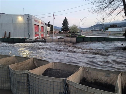 Hundreds ordered out of riverside mobile homes in flood-hit Cache Creek | iNFOnews.ca