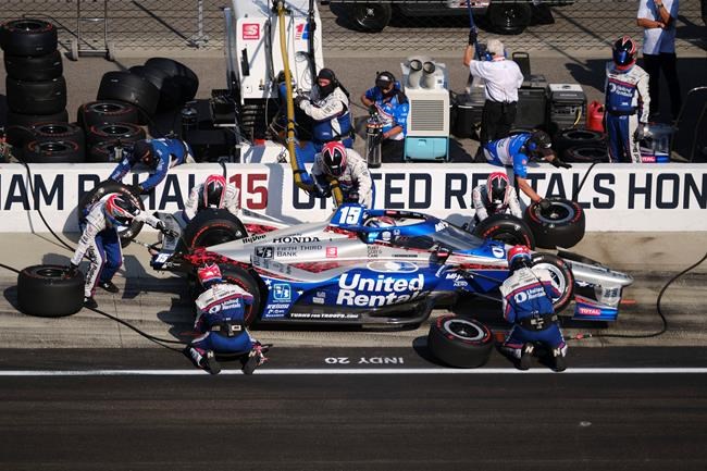Sato, Rahal give Rahal Letterman Lanigan banner Indy 500 | iNFOnews.ca