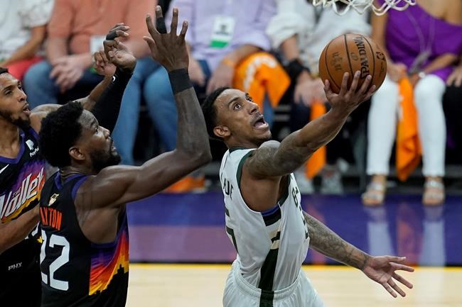 Bucks edge Suns 123-119 to take 3-2 lead in NBA Finals | iNFOnews.ca