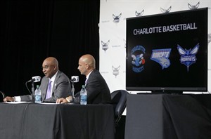 Charlotte Bobcats officially change name back to Hornets after 12 years | iNFOnews.ca CP28438191