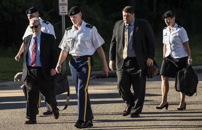 Prosecutors: McCain comments shouldn't derail Bergdahl trial | iNFOnews.ca