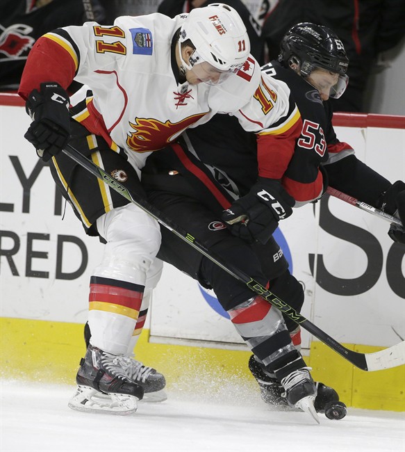 Versteeg's 2 goals lift Hurricanes past Flames 5-2 | iNFOnews.ca