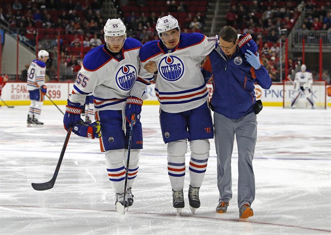 Lindholm scores tiebreaking goal, Ward makes 30 saves to lead Hurricanes past Oilers 4-1 | iNFOnews.ca CP35464799