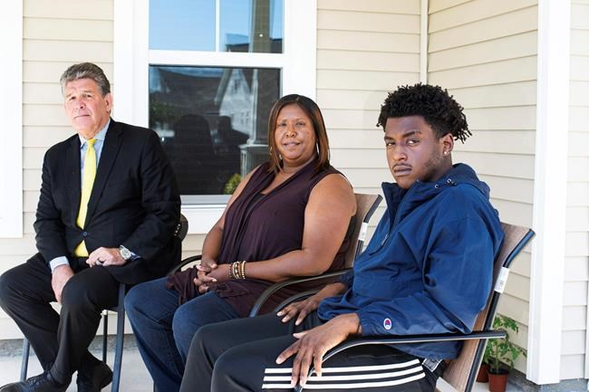 North Carolina mother leaned on faith to rebuff crowd | iNFOnews.ca