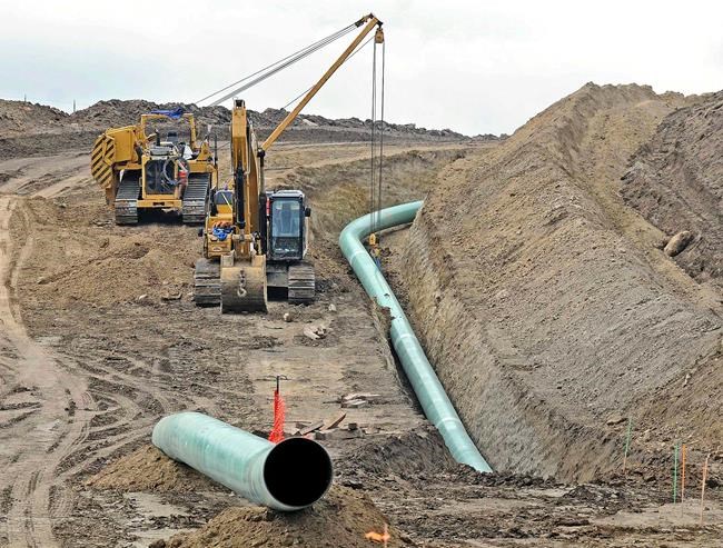 $3.8 billion Dakota Access oil pipeline begins service | iNFOnews.ca CP35118204