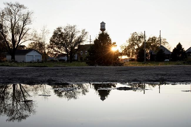 Nebraska town’s grim choice: can it pick up and move? | iNFOnews.ca Nebraska town’s grim choice: can it pick up and move? | iNFOnews.ca