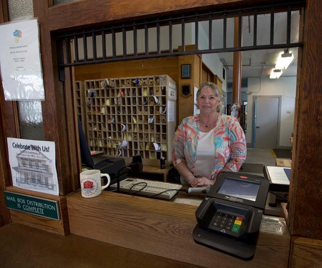 Small town New Hampshire post office celebrates 200 years | iNFOnews.ca