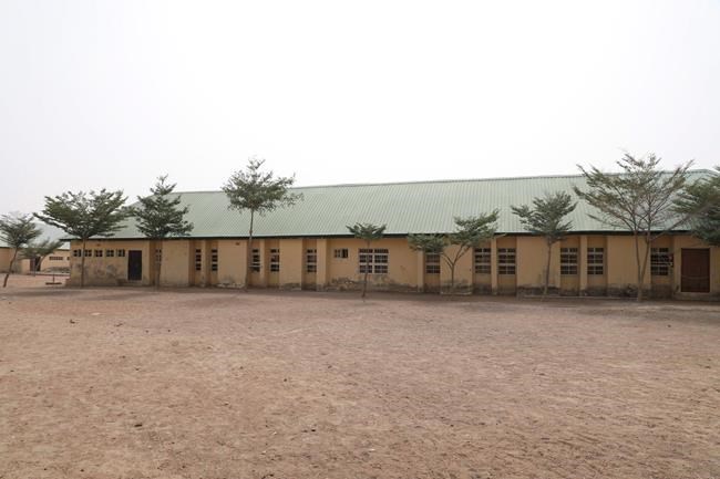 Hundreds of Nigerian schoolgirls taken in mass abduction | iNFOnews.ca