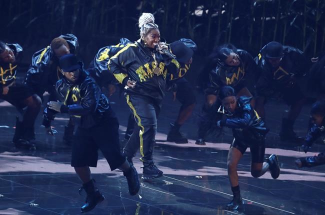 Elliott recalls crazy moments it took to make iconic videos | iNFOnews.ca