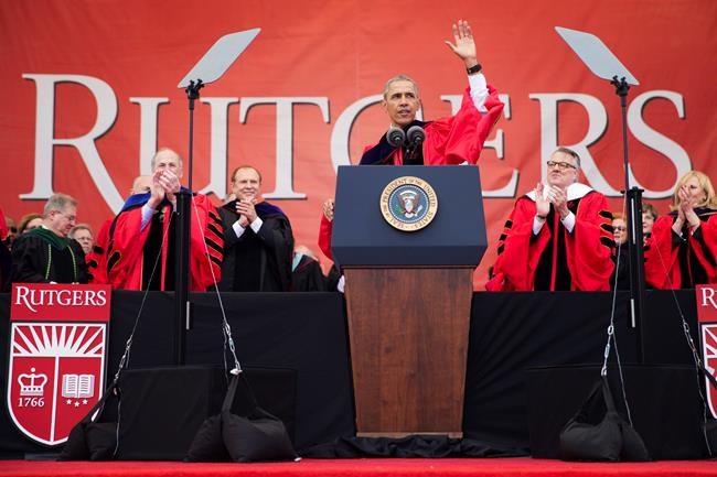 Rebuking Trump, Obama tells graduates walls won't solve ills | iNFOnews.ca Rebuking Trump, Obama tells graduates walls won't solve ills | iNFOnews.ca