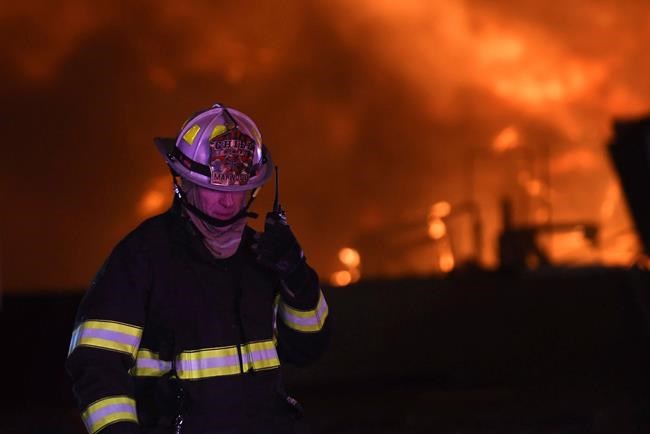 Fire destroys landmark paper plant amid frigid weather | iNFOnews.ca
