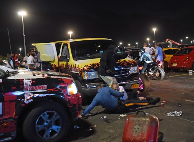 Police: 61 arrested, 10 troopers injured at concert; troopers used pepper spray on crowd | iNFOnews.ca CP33399806