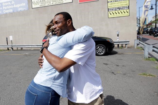 Homeless man hailed as a hero after reporting backpack bombs | iNFOnews.ca CP344901299