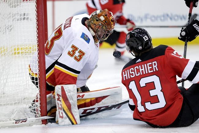 Monahan scores 2 goals as Flames beat Devils 3-2 | iNFOnews.ca