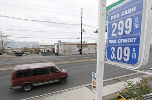 Crude oil hits 5-month low near $93 a barrel amid expected rise in US supplies | iNFOnews.ca CP25922330