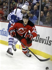 Devils extend Maple Leafs' losing streak to 5 games, Elias, Merrill score in 32-second span | iNFOnews.ca Devils extend Maple Leafs' losing streak to 5 games, Elias, Merrill score in 32-second span | iNFOnews.ca
