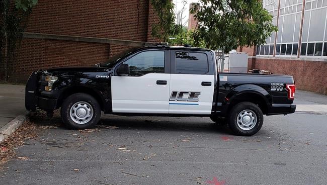 Police vehicle mistaken for immigration enforcement | iNFOnews.ca
