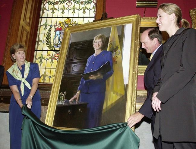 Better than a beach photo: Christie spends $85K on portrait | iNFOnews.ca Better than a beach photo: Christie spends $85K on portrait | iNFOnews.ca